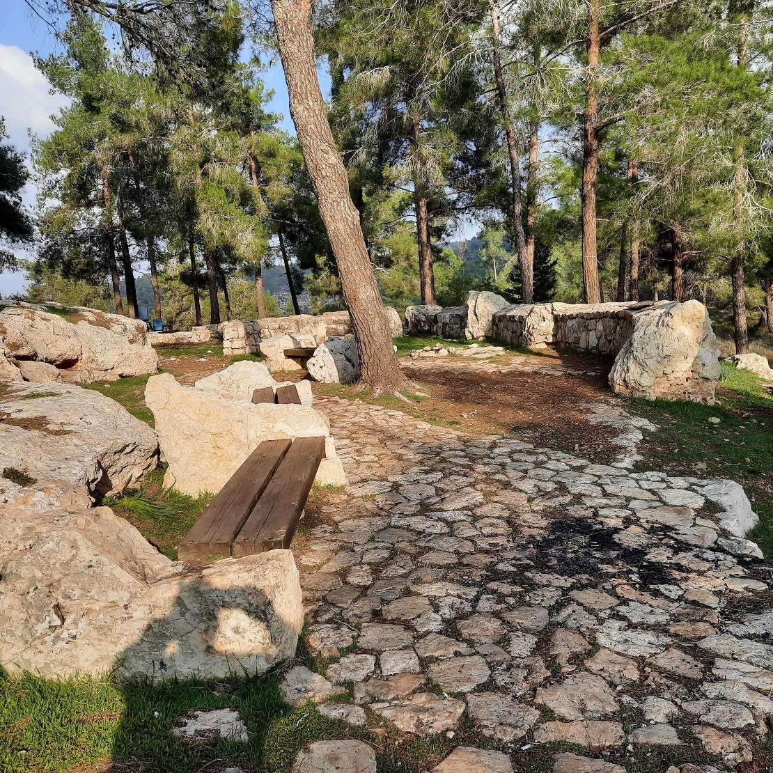 רכס הר הרוח – מצפור נוף, חניון ושביל טיול