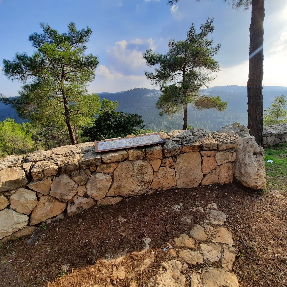 רכס הר הרוח – מצפור נוף, חניון ושביל טיול