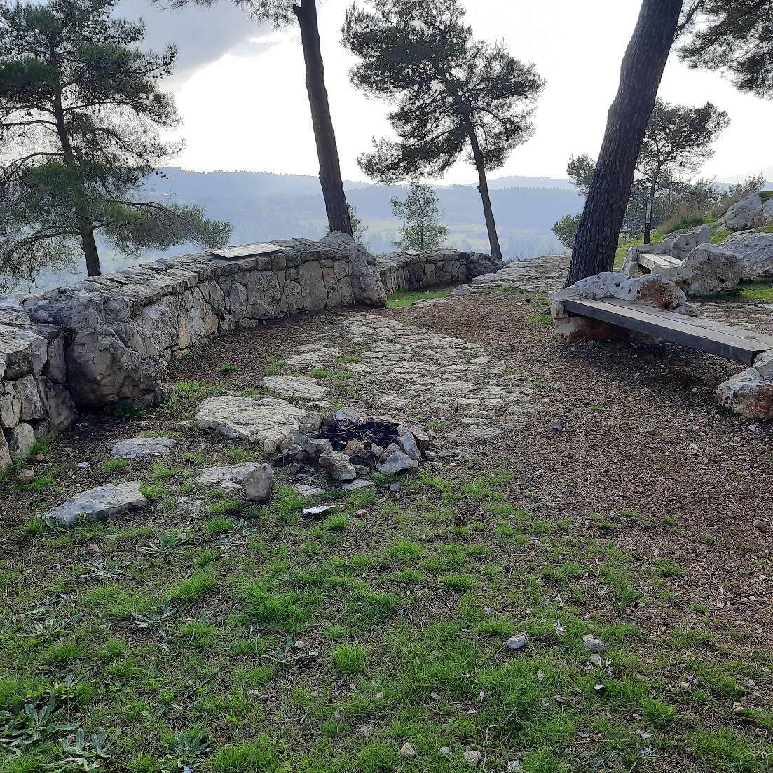 רכס הר הרוח – מצפור נוף, חניון ושביל טיול