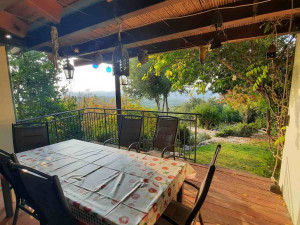 גינה פרטית משולבת בחורש הים תיכוני